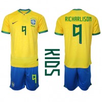 Billiga Brasilien Richarlison #9 Barnkläder Hemma fotbollskläder till baby VM 2022 Kortärmad (+ Korta byxor)